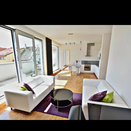Newshause 2nd Luxury Oldtown Centre